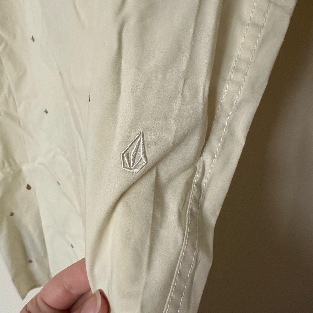 Volcom Men's Cream/Yellow Patterned Button Down Shirt‎ - Picture 8 of 9